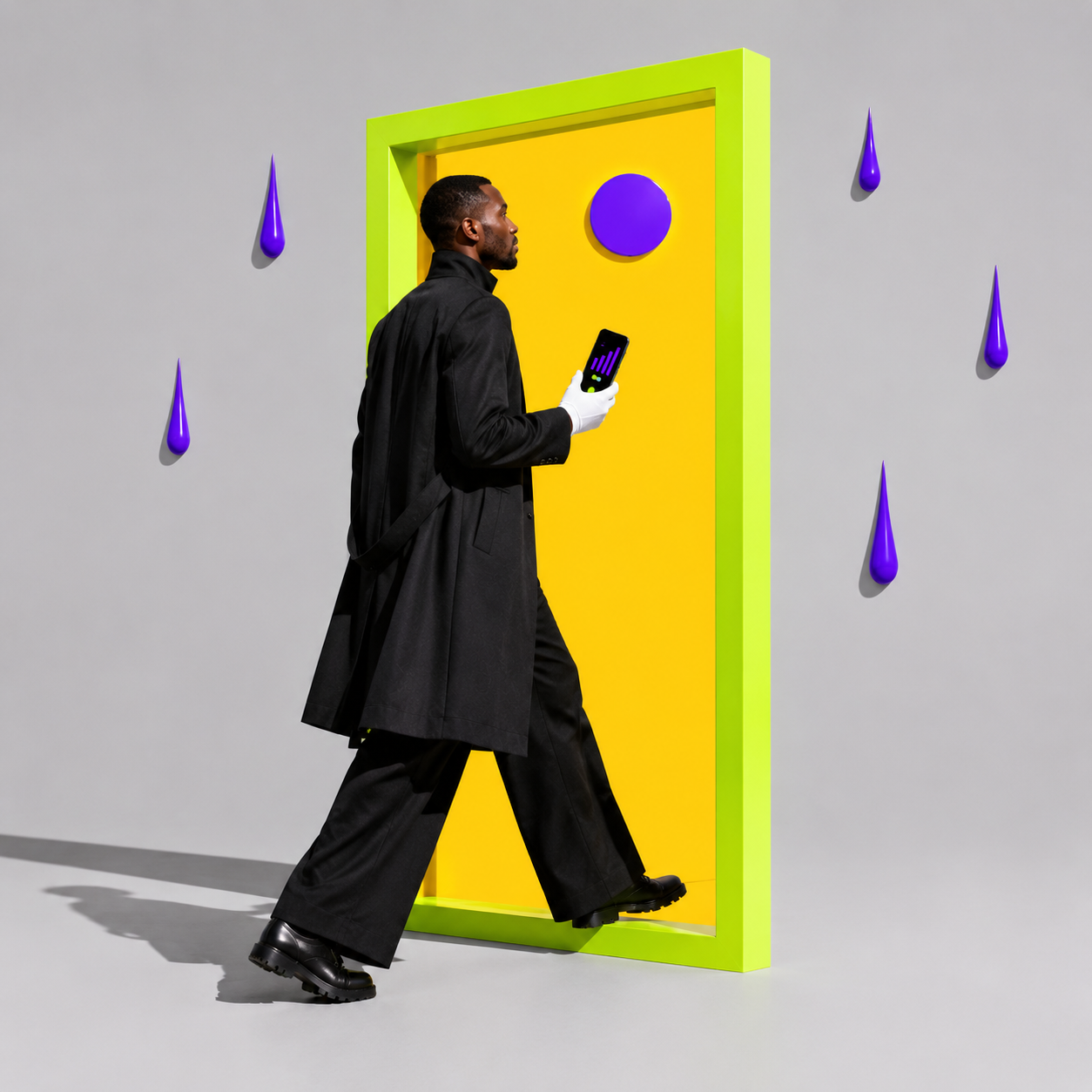 Client poussant la porte d’un commerce
